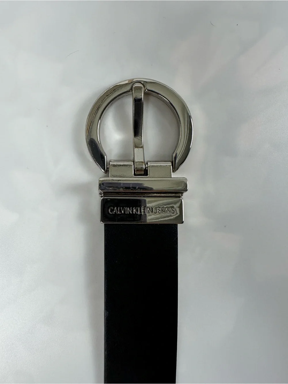 Calvin Klein Jeans Reversible Belt – Size M – Black & White